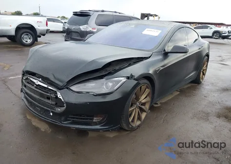 2015 Tesla Model S 70D/85D/P85D из США, поврежденный, VIN 5YJSA1E25FF118321